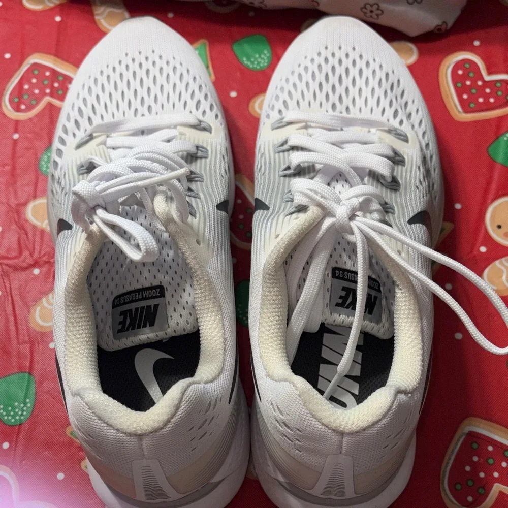 Womens Nike White and Black Running Shoes - Picture 3 of 7
